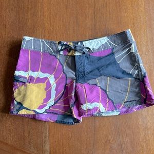 Patagonia Women’s Wavefarer Lace Up Board Shorts Size 8